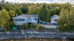 Rustic Waterfront Cottage W Hot Tub